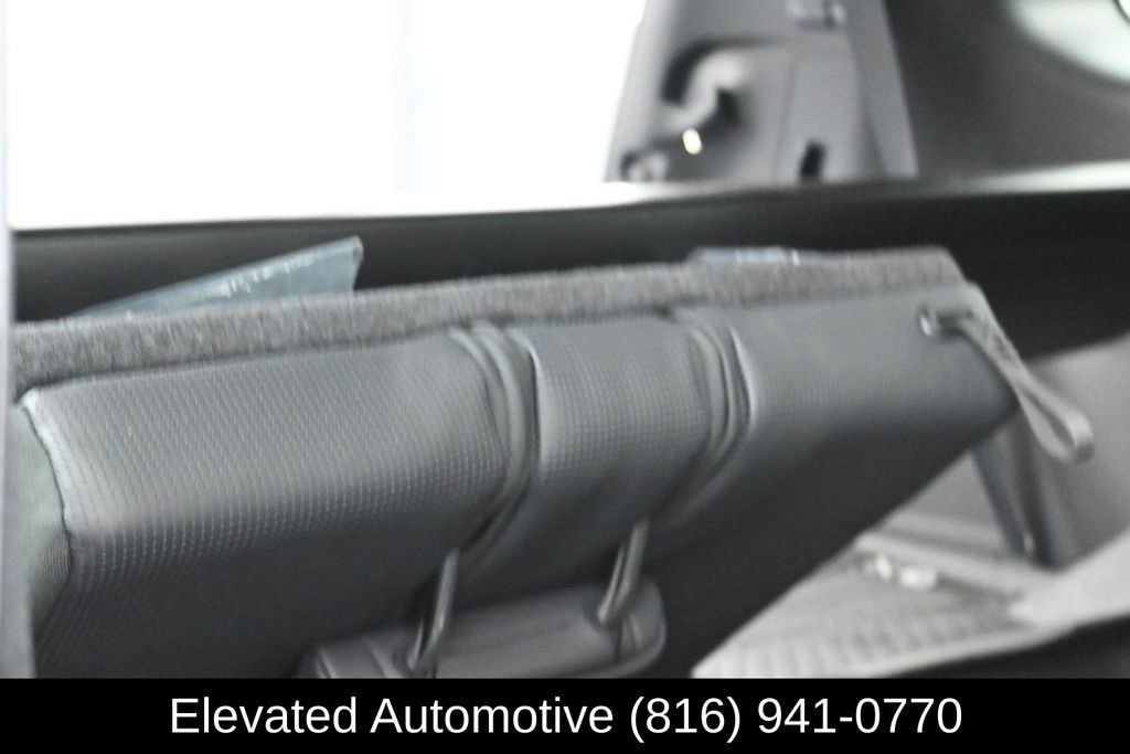 Used 2025 Lexus GX 550 w/ Accessory Package (2T) AWD/4WD image 13