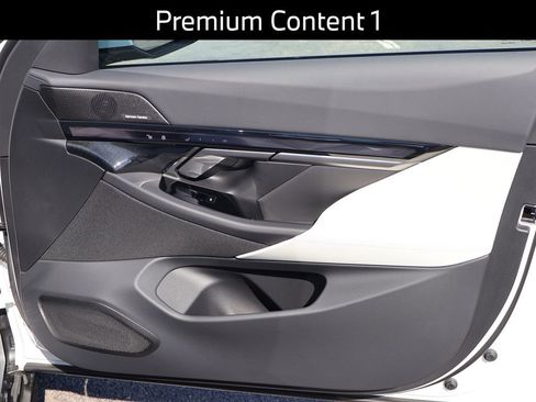 New 2026 BMW 550e xDrive image 15