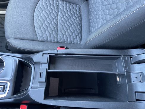 Used 2019 Chevrolet Equinox LT AWD/4WD image 39