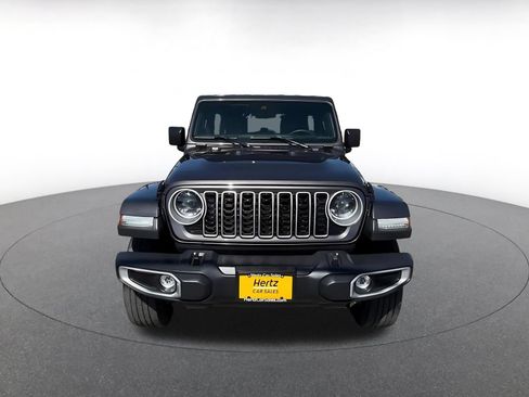 Used 2025 Jeep Wrangler Unlimited Sahara AWD/4WD image 4
