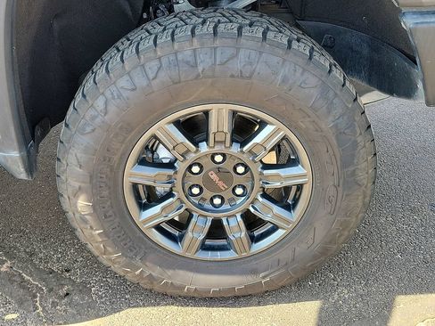 Used 2024 GMC Sierra 1500 AT4X AWD/4WD image 7