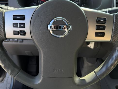 Used 2016 Nissan Frontier SV image 19