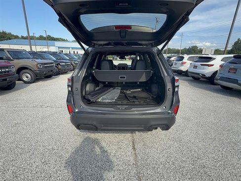 Used 2025 Subaru Forester Touring AWD/4WD image 4