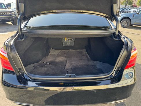 Used 2011 Lexus LS 460 w/ Comfort Pkg RWD image 9