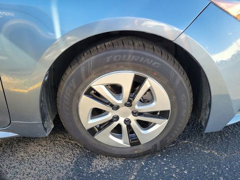 Used 2022 Toyota Corolla LE image 4