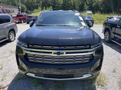 Used 2023 Chevrolet Tahoe Premier w/ Premium Package 2 RWD image 2