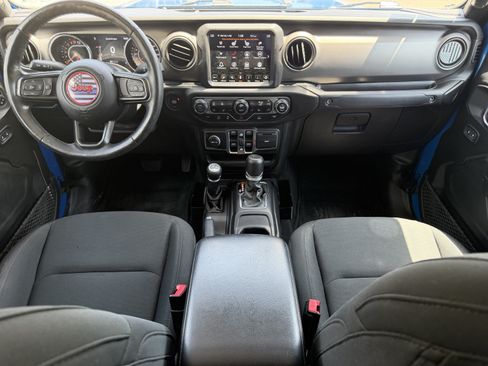 Used 2021 Jeep Gladiator Sport AWD/4WD image 9
