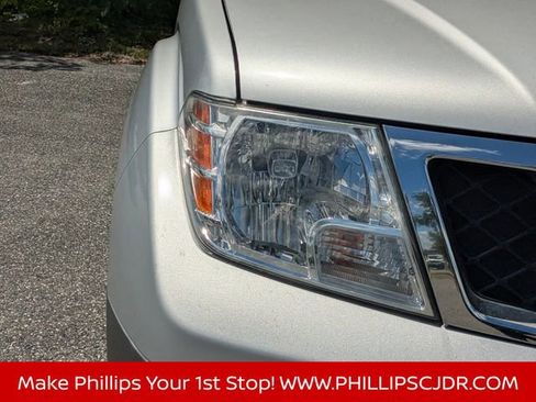 Used 2018 Nissan Frontier S RWD image 9