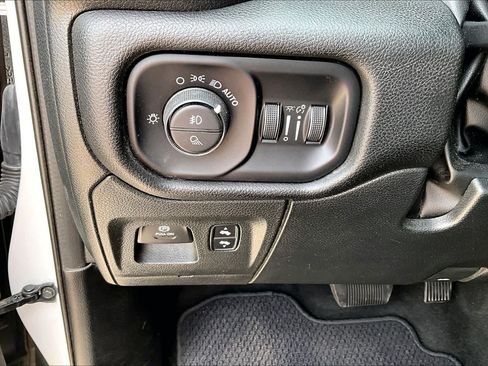 Used 2023 RAM 1500 Laramie AWD/4WD image 34