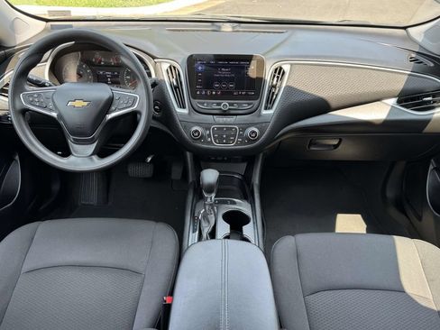 Used 2024 Chevrolet Malibu LT FWD image 2