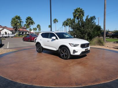 Used 2023 Volvo XC40 B5 Core