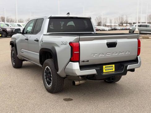 Used 2024 Toyota Tacoma TRD Off-Road AWD/4WD image 8