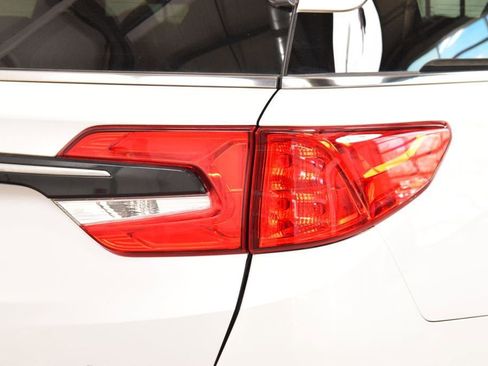 Used 2024 Honda Odyssey Touring image 17