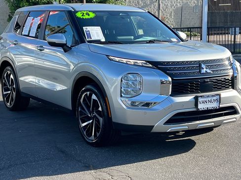 Used 2024 Mitsubishi Outlander SE FWD image 11