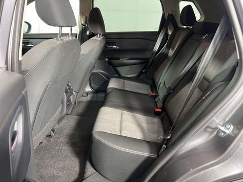 Used 2025 Nissan Rogue SV image 10