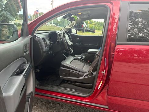 Used 2022 Chevrolet Colorado Z71 AWD/4WD image 10