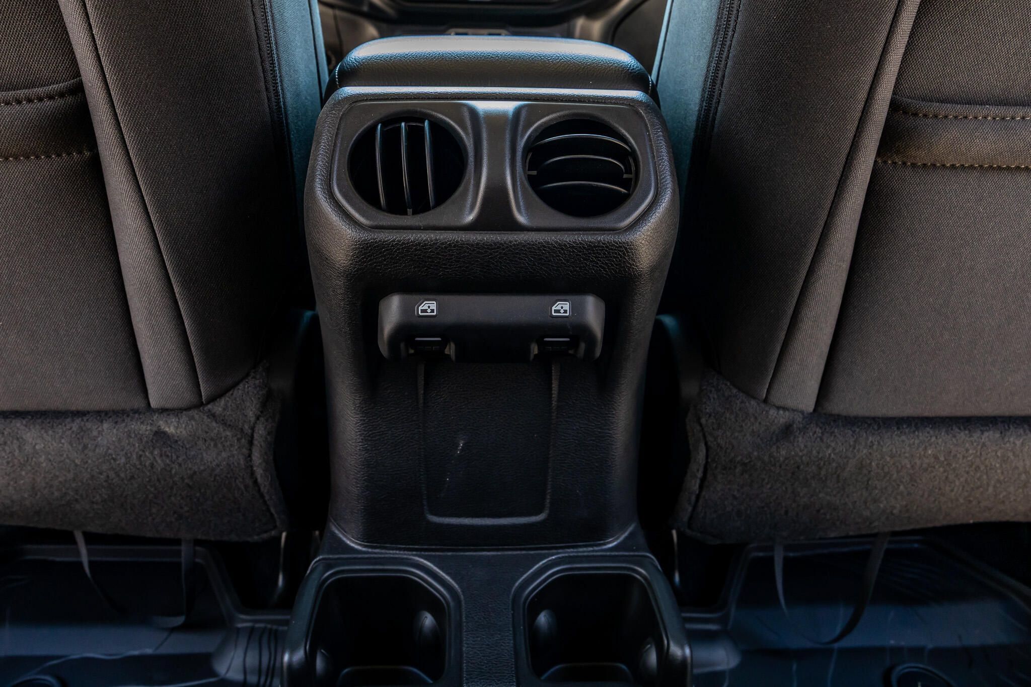 Used 2023 Jeep Wrangler Unlimited Sport AWD/4WD image 34