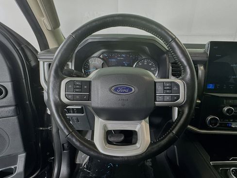 Used 2024 Ford Expedition Max XLT image 15