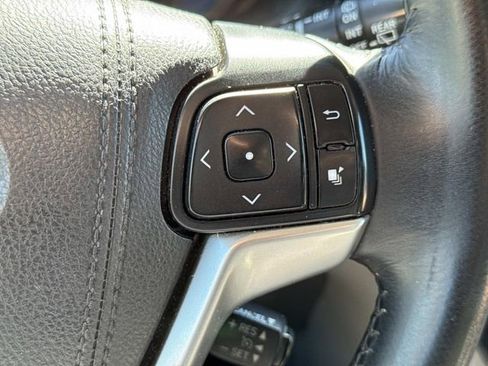 Used 2015 Toyota Sienna XLE Premium FWD image 22