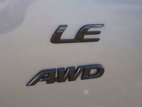 Used 2024 Toyota Corolla Cross LE w/ Moonroof Package image 6