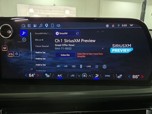 Used 2025 Chevrolet Traverse LT AWD/4WD image 33