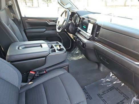 Used 2025 Chevrolet Silverado 1500 LT image 11