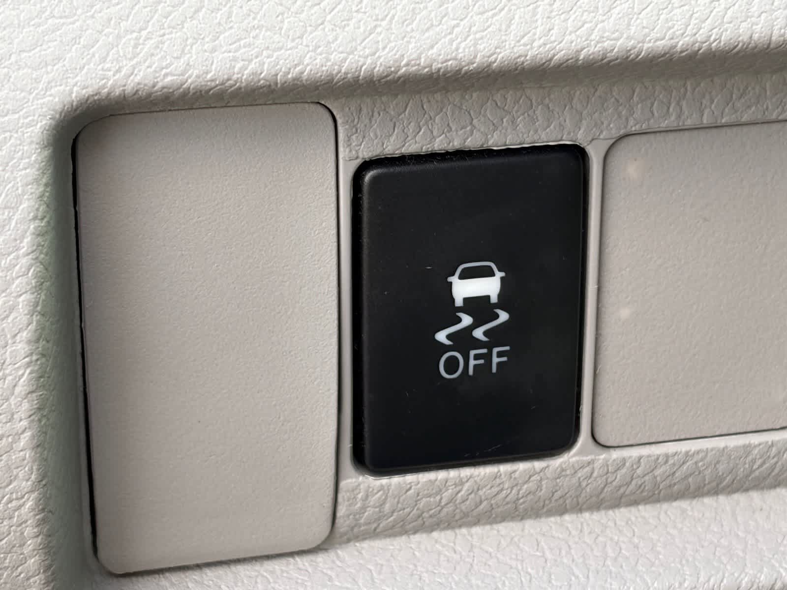 Used 2015 Toyota Sienna LE FWD image 8