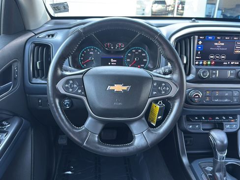 Used 2022 Chevrolet Colorado Z71 AWD/4WD image 2
