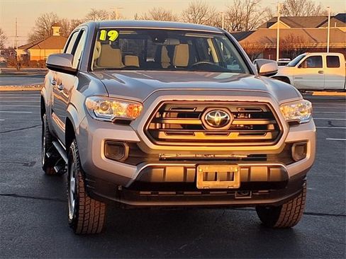 Used 2019 Toyota Tacoma SR image 29