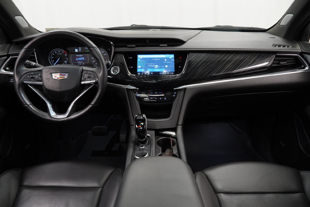 Certified 2023 Cadillac XT6 Premium Luxury AWD/4WD image 3