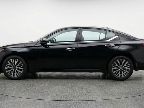 Used 2025 Nissan Altima 2.5 SV image 5