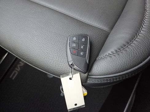 Used 2025 GMC Yukon Denali image 41