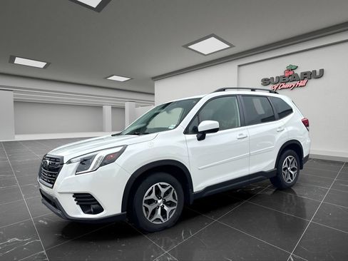 Used 2023 Subaru Forester Premium AWD/4WD image 7