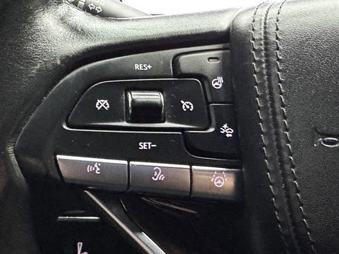 Used 2022 Cadillac Escalade Sport Platinum w/ Heavy-Duty Trailer Package image 28