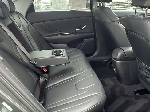 Used 2024 Hyundai Elantra Limited image 16