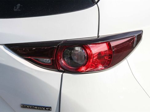 Used 2020 MAZDA CX-5 Touring image 11