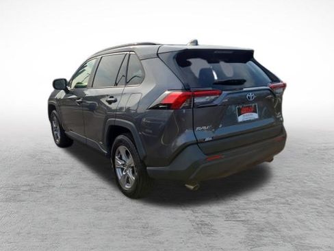 Certified 2022 Toyota RAV4 LE AWD/4WD image 5