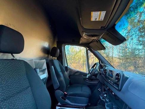 Used 2019 Mercedes-Benz Sprinter 144 image 2