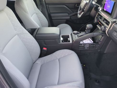 Used 2025 Toyota Tacoma SR5 AWD/4WD image 16