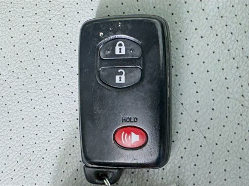 Used 2014 Toyota Prius Three FWD image 33