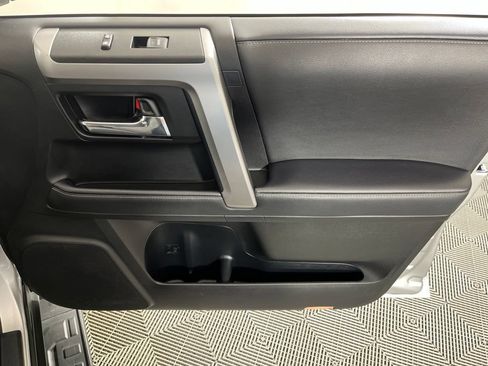 Used 2021 Toyota 4Runner SR5 AWD/4WD image 21