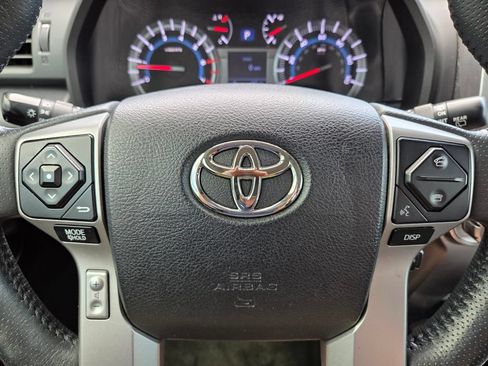 Used 2016 Toyota 4Runner SR5 AWD/4WD image 33