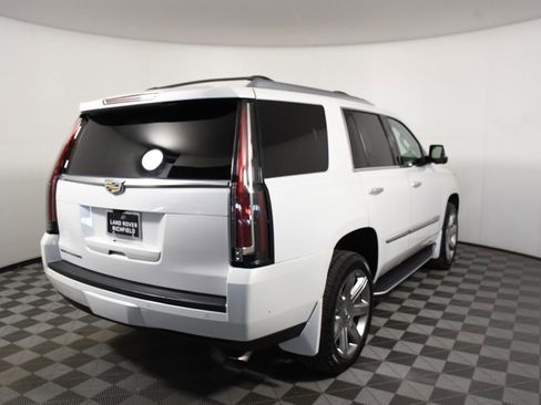 Used 2017 Cadillac Escalade Luxury image 6