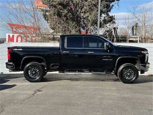 Used 2021 Chevrolet Silverado 3500 LTZ w/ LTZ Convenience Package image 9