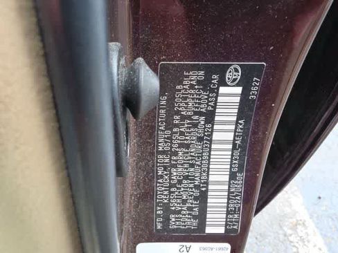 Used 2011 Toyota Avalon Limited FWD image 9