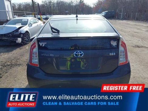 Used 2013 Toyota Prius Two image 32