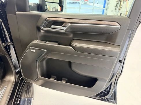 Used 2024 Chevrolet Silverado 1500 LTZ AWD/4WD image 25