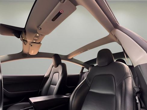 Used 2018 Tesla Model 3 Long Range image 18