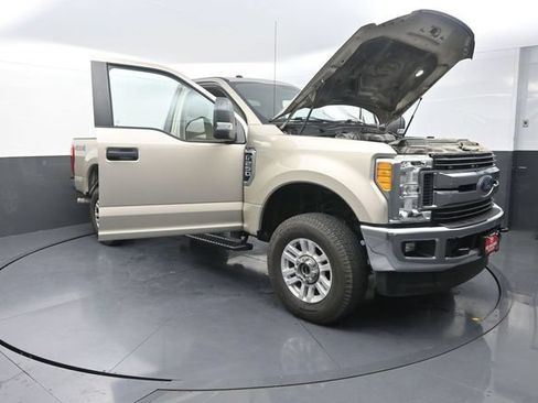 Used 2017 Ford F250 XLT w/ XLT Value Package AWD/4WD image 35