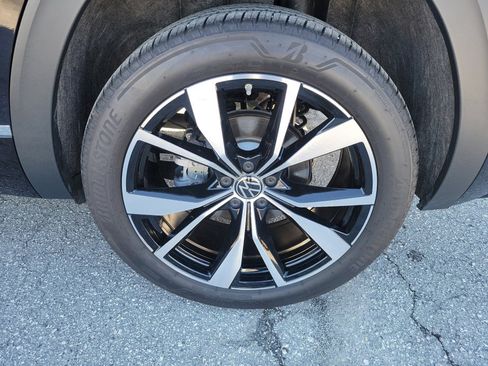 Certified 2025 Volkswagen Atlas Cross Sport SEL Premium R-Line image 27